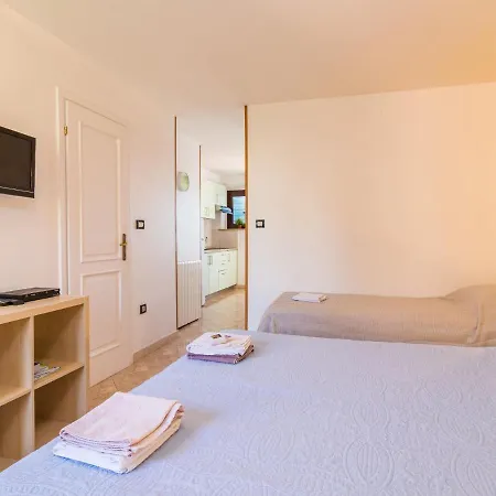 Antonella & Napoletano-3 By Interhome * Umag