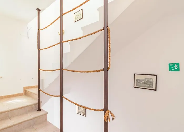Appartamento Antonella & Napoletano-3 By Interhome